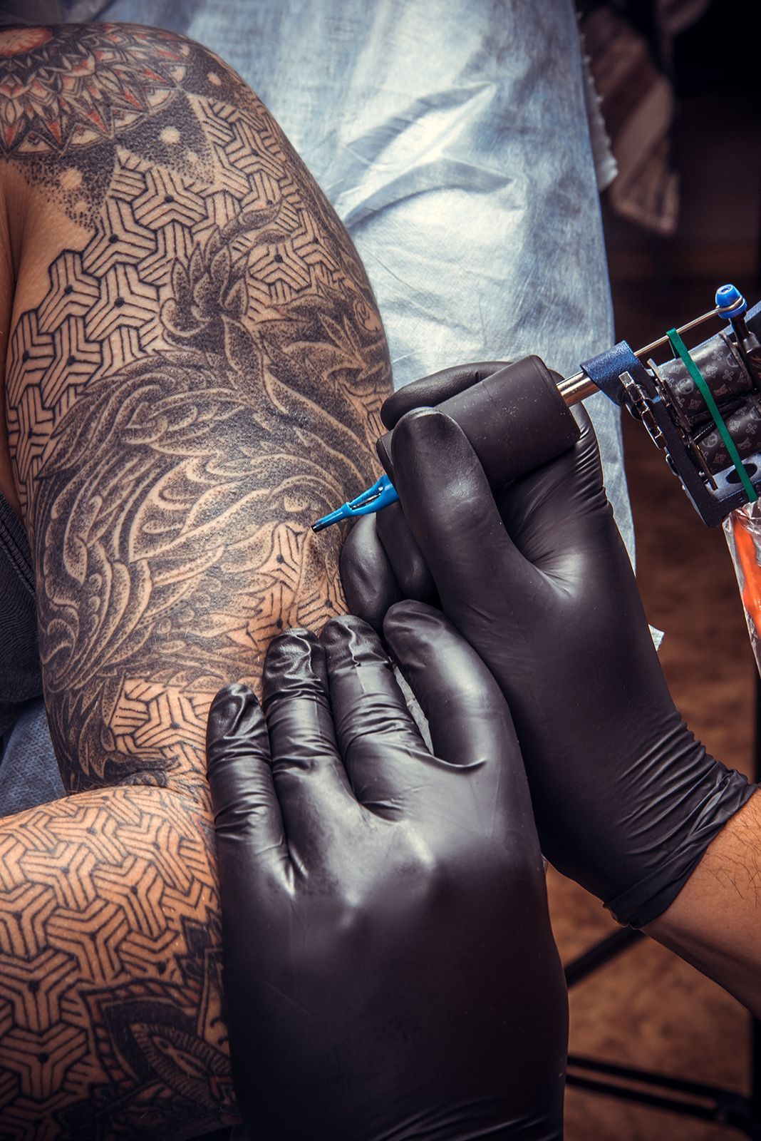 Tatuaje de línea fina terminado