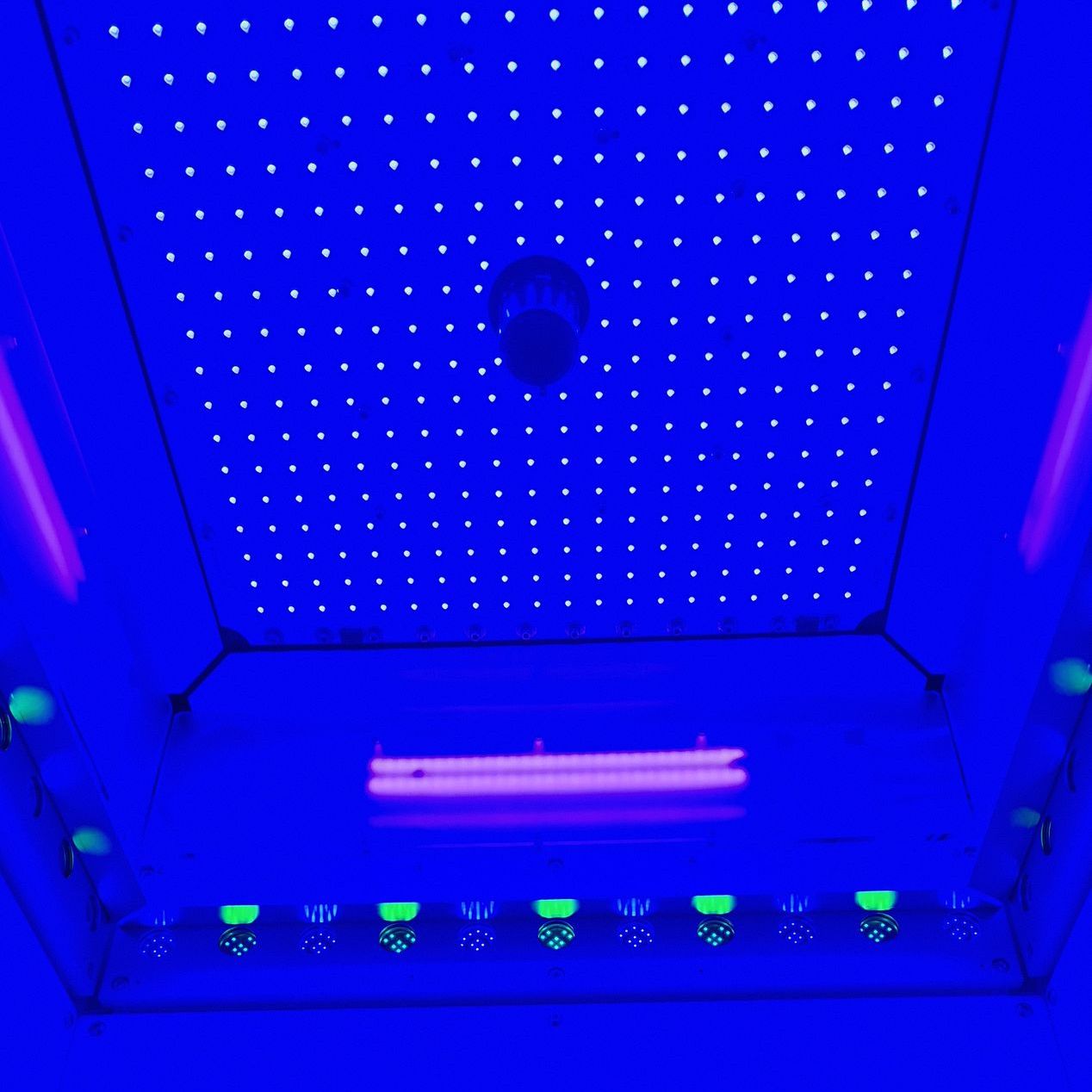 Multispectral imaging camera showcasing the different excitation sources that are used for measuring Fv/Fm, Color, GFP and RFP