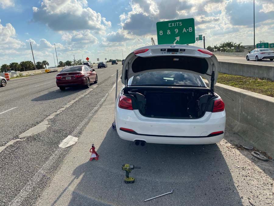 brooksy-mobile-van-changing-car-tire-roadside