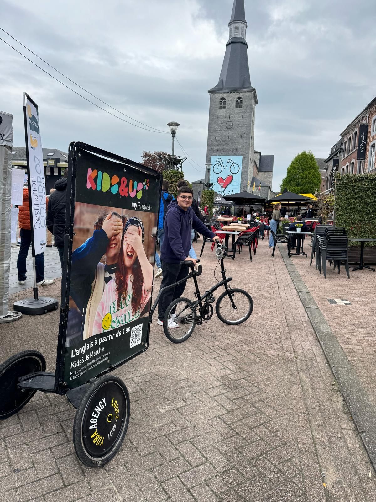 Notre vélo publicitaire était à Ciney pour le départ de la Flèche Wallonne !