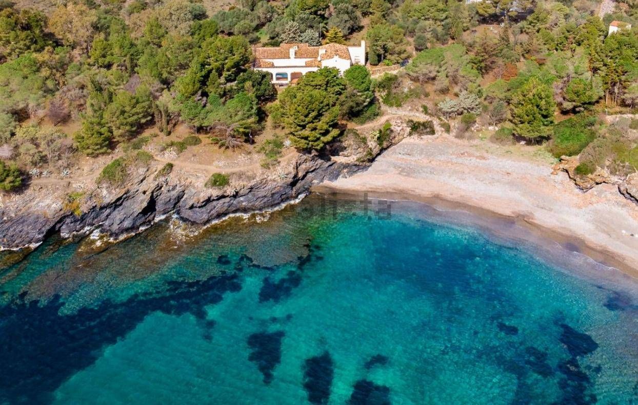 Achat de propriétés de luxe sur la Costa Brava, Acheter un chalet de luxe sur la Costa Brava, Villas de luxe à vendre sur la Costa Brava, Appartements de luxe à vendre sur la Costa Brava, Maisons de vacances de luxe à vendre sur la Costa Brava, Investir dans l'immobilier de luxe sur la Costa Brava, Propriétés avec vue mer à vendre sur la Costa Brava, Maisons de luxe en première ligne de mer sur la Costa Brava, Acheter un appartement de luxe à Tossa de Mar, Acheter une villa de luxe à Lloret de Mar, Location de propriétés de luxe sur la Costa Brava, Louer un chalet de luxe sur la Costa Brava, Villas de luxe à louer sur la Costa Brava, Appartements de luxe à louer sur la Costa Brava, Maisons de vacances de luxe à louer sur la Costa Brava, Locations saisonnières de luxe sur la Costa Brava, Propriétés avec piscine à louer sur la Costa Brava, Location de villas de luxe avec piscine privée sur la Costa Brava, Location de maisons avec vue mer sur la Costa Brava, Où se loger sur la Costa Brava avec piscine privée, Agence immobilière de luxe sur la Costa Brava, Agences immobilières spécialisées dans les propriétés de luxe sur la Costa Brava, Meilleures agences immobilières de luxe sur la Costa Brava, Sites web pour trouver des propriétés de luxe sur la Costa Brava, Conseils pour acheter une propriété de luxe sur la Costa Brava, Estimation de propriétés de luxe sur la Costa Brava, Impôts à l'achat d'une propriété de luxe sur la Costa Brava, Vivre sur la Costa Brava, Les meilleures propriétés de luxe sur la Costa Brava, Le marché immobilier de luxe sur la Costa Brava, Tendances du marché immobilier de luxe sur la Costa Brava
