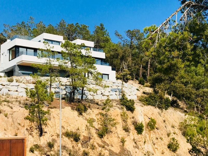 Achat de propriétés de luxe sur la Costa Brava, Acheter un chalet de luxe sur la Costa Brava, Villas de luxe à vendre sur la Costa Brava, Appartements de luxe à vendre sur la Costa Brava, Maisons de vacances de luxe à vendre sur la Costa Brava, Investir dans l'immobilier de luxe sur la Costa Brava, Propriétés avec vue mer à vendre sur la Costa Brava, Maisons de luxe en première ligne de mer sur la Costa Brava, Acheter un appartement de luxe à Tossa de Mar, Acheter une villa de luxe à Lloret de Mar, Location de propriétés de luxe sur la Costa Brava, Louer un chalet de luxe sur la Costa Brava, Villas de luxe à louer sur la Costa Brava, Appartements de luxe à louer sur la Costa Brava, Maisons de vacances de luxe à louer sur la Costa Brava, Locations saisonnières de luxe sur la Costa Brava, Propriétés avec piscine à louer sur la Costa Brava, Location de villas de luxe avec piscine privée sur la Costa Brava, Location de maisons avec vue mer sur la Costa Brava, Où se loger sur la Costa Brava avec piscine privée, Agence immobilière de luxe sur la Costa Brava, Agences immobilières spécialisées dans les propriétés de luxe sur la Costa Brava, Meilleures agences immobilières de luxe sur la Costa Brava, Sites web pour trouver des propriétés de luxe sur la Costa Brava, Conseils pour acheter une propriété de luxe sur la Costa Brava, Estimation de propriétés de luxe sur la Costa Brava, Impôts à l'achat d'une propriété de luxe sur la Costa Brava, Vivre sur la Costa Brava, Les meilleures propriétés de luxe sur la Costa Brava, Le marché immobilier de luxe sur la Costa Brava, Tendances du marché immobilier de luxe sur la Costa Brava
