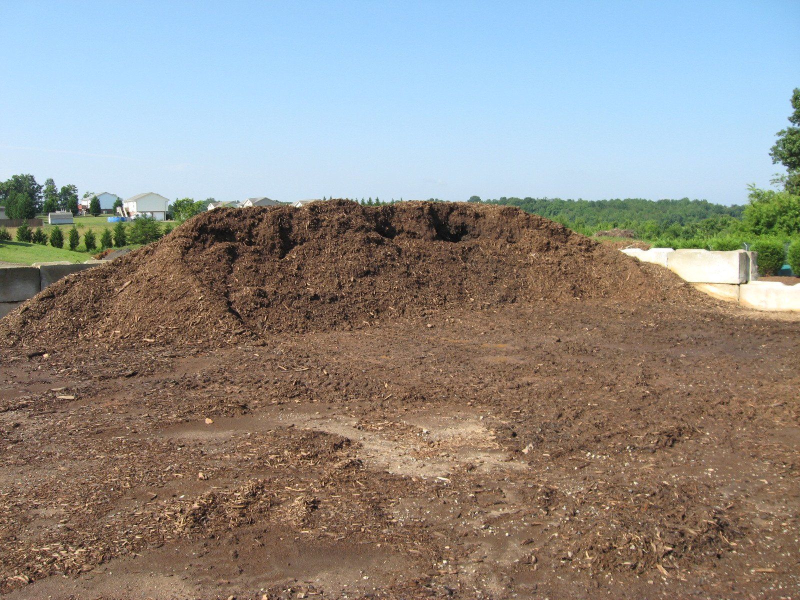 fill dirt & topsoil delivery near Pilot Mountain, NC
