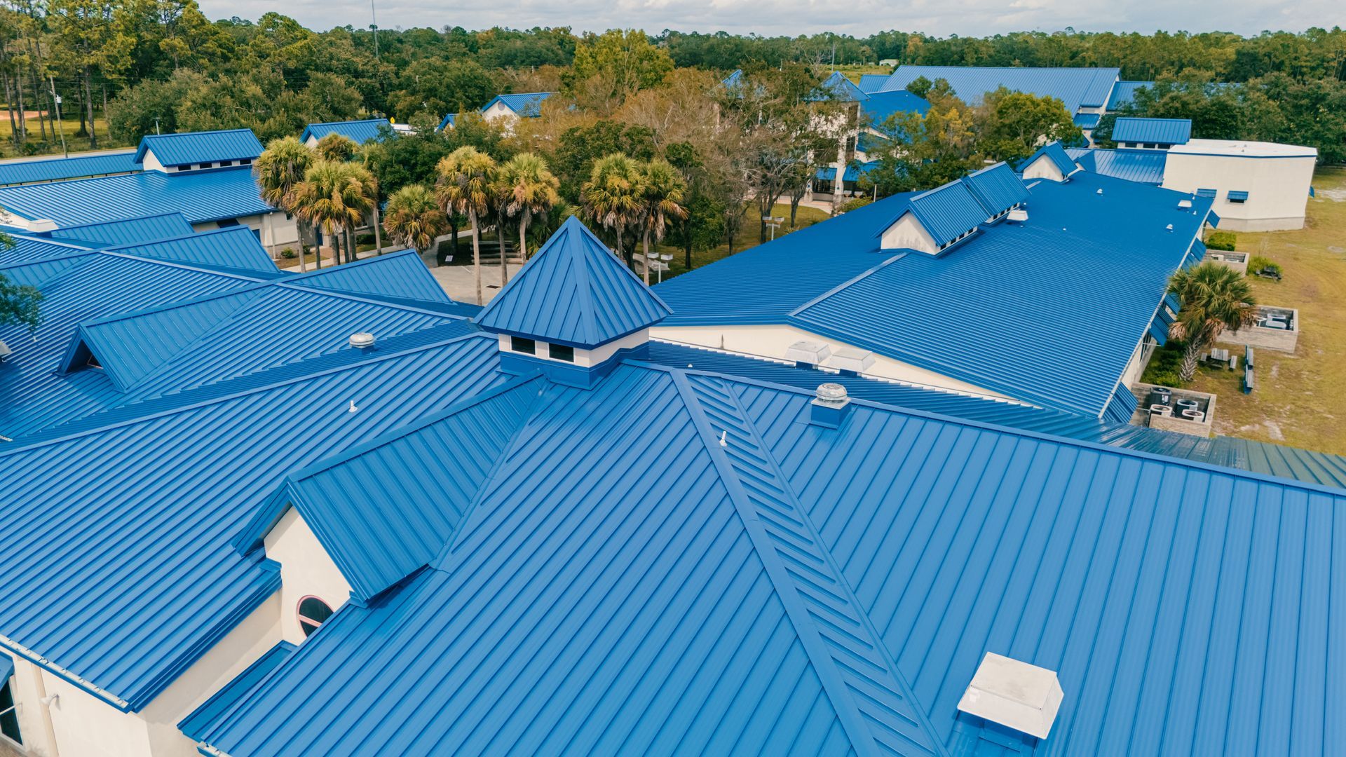 Large commercial roofing in Florida backed by durable warranties.