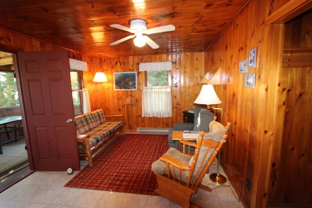 Aspen Cabin at Hay Lake Lodge Algonquin