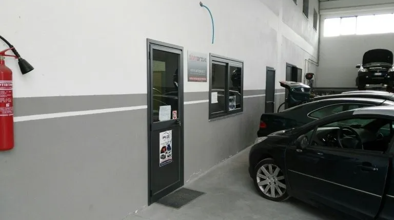 riparazione vetro auto