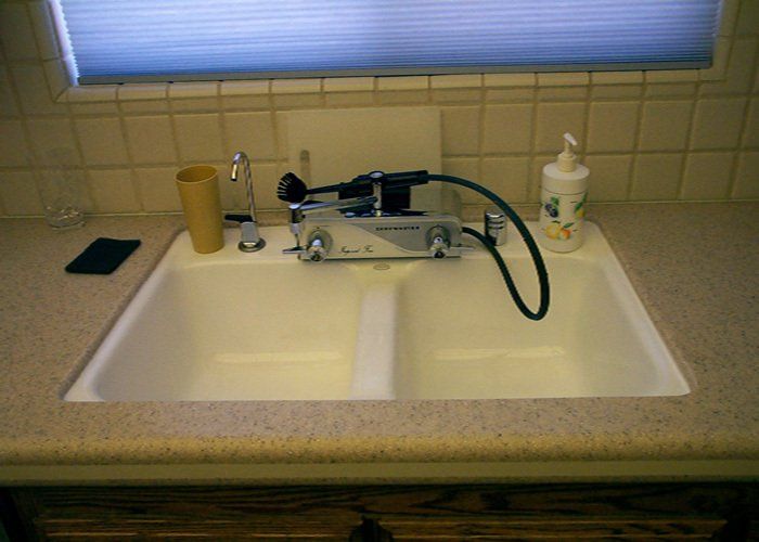 Sink with Splash Guard — Los Angeles, CA — A & S Glass