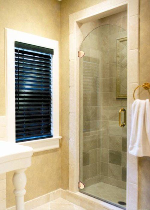 Bathroom with Window Blinds — Los Angeles, CA — A & S Glass