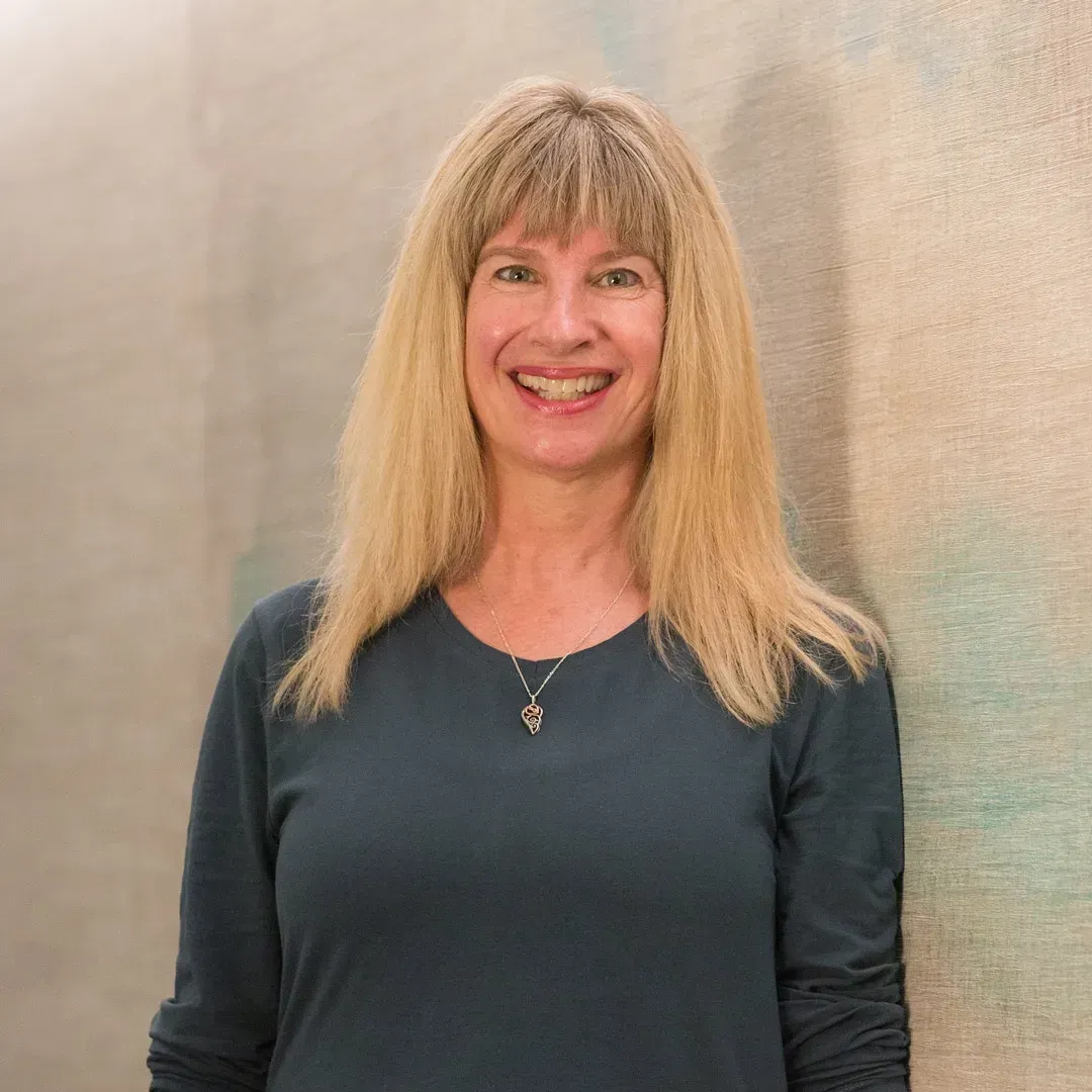 Fiona Kiwi Flow Yoga & Wellbeing Teacher