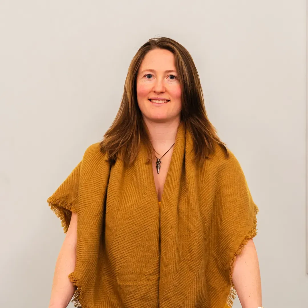 Jessie Maclaurin Flow Yoga & Wellbeing teacher