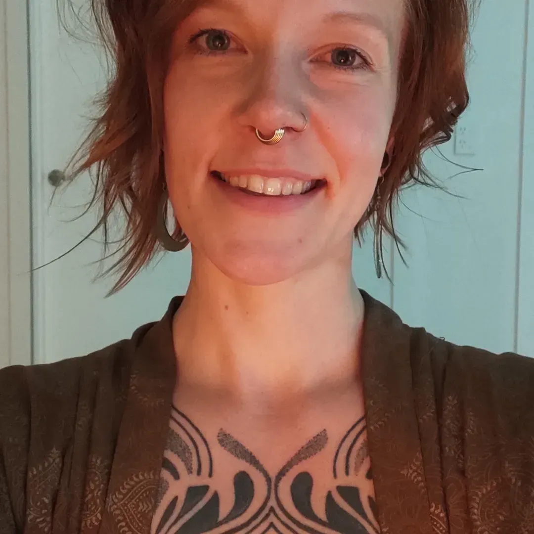 Lena Rauch Flow Yoga & Wellbeing teacher/sound