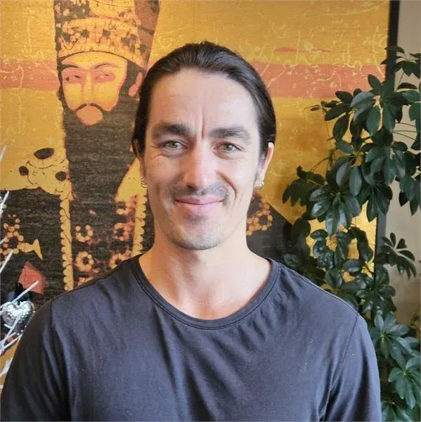 Lucien Nabbs Flow Yoga & Wellbeing teacher