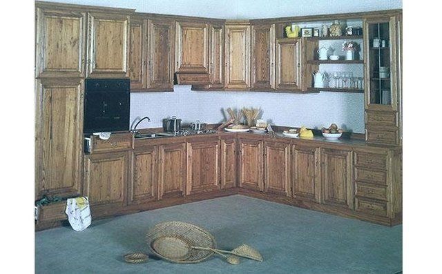 Cucina angolare in arte povera