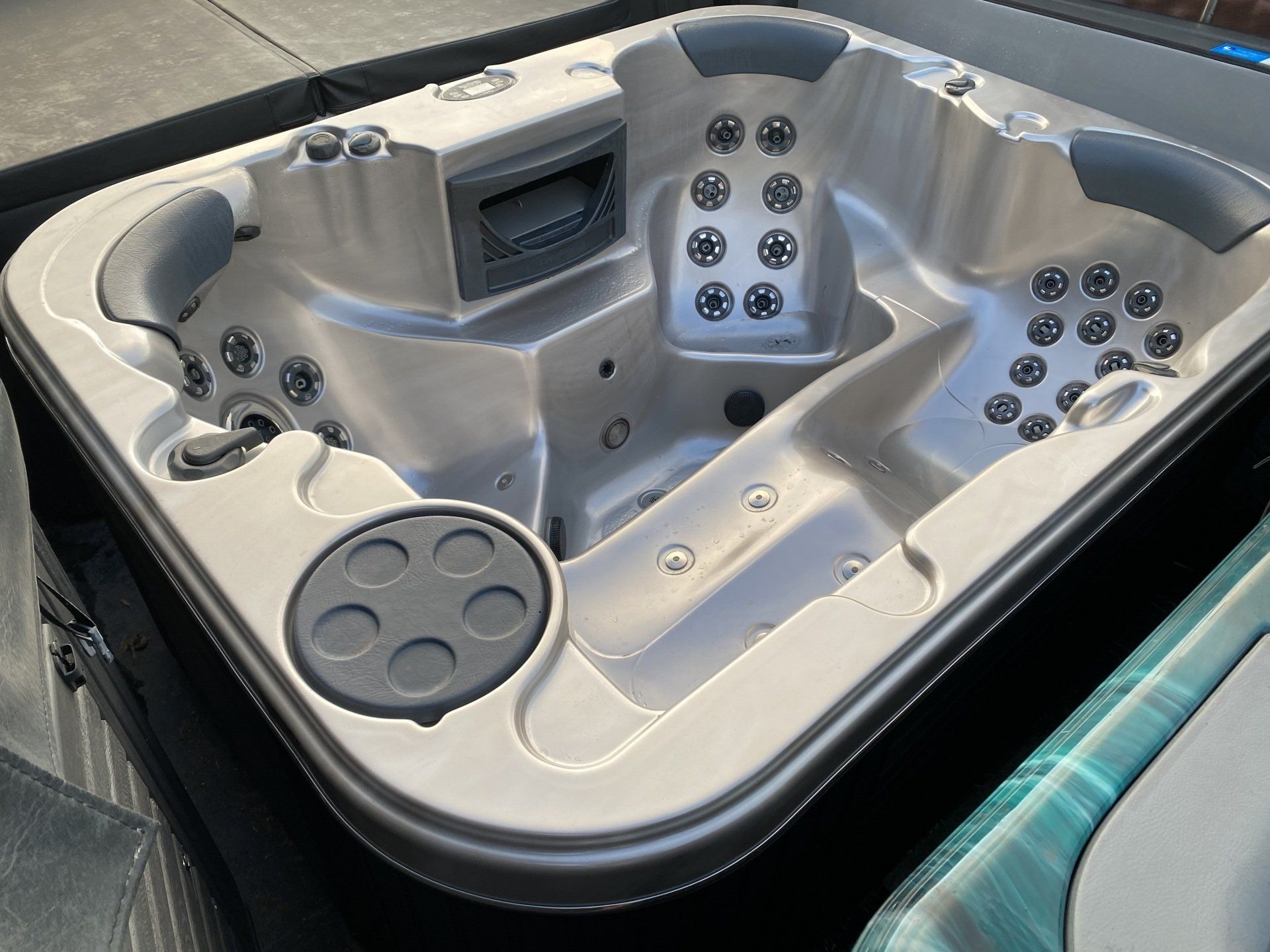 24 Person Spas Tenambit, NSW Bubbly Spas