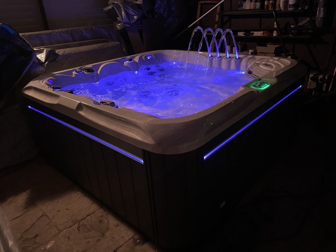 Party Spa with Blue Light — Tenambit, NSW — Bubbly Spas