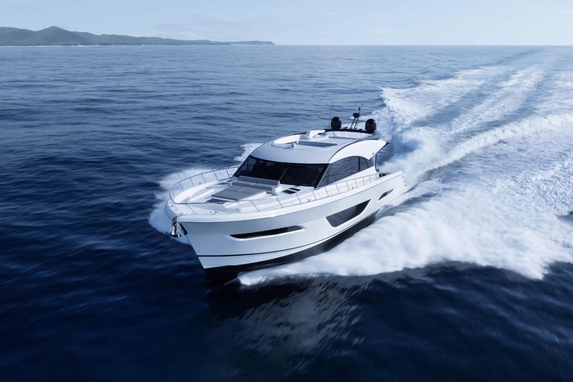 2024 Custom 108' (32.92 m)