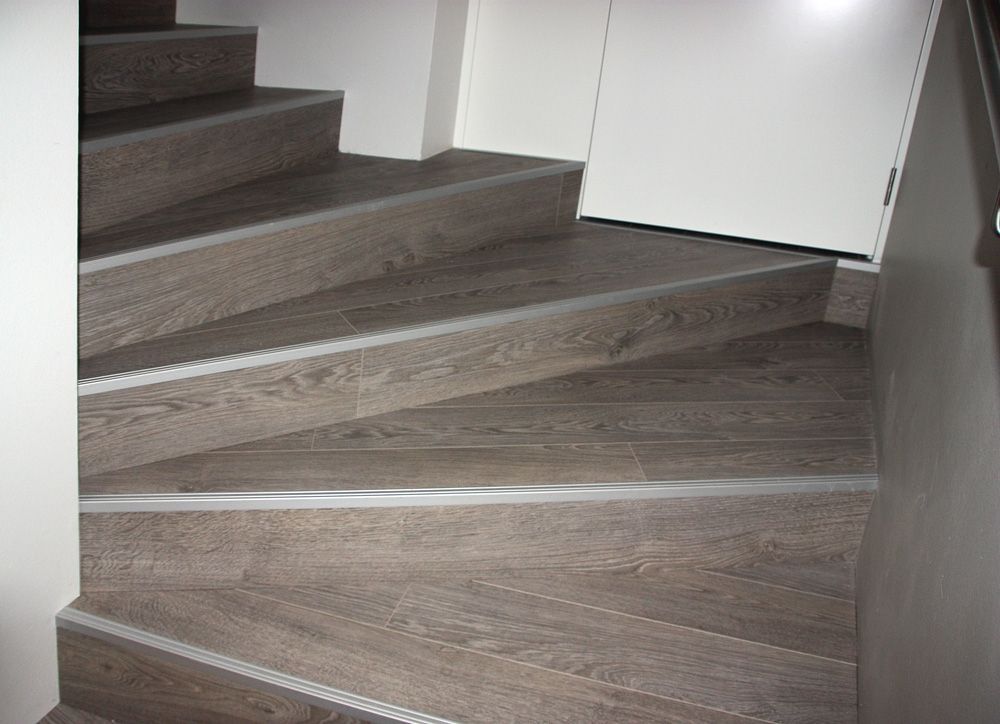 Marches d'escalier en parquet stratifié