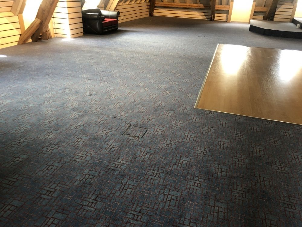 Grande surface de moquette