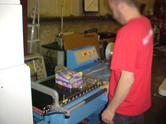 Employee, wrapping, Shrink, Wrap