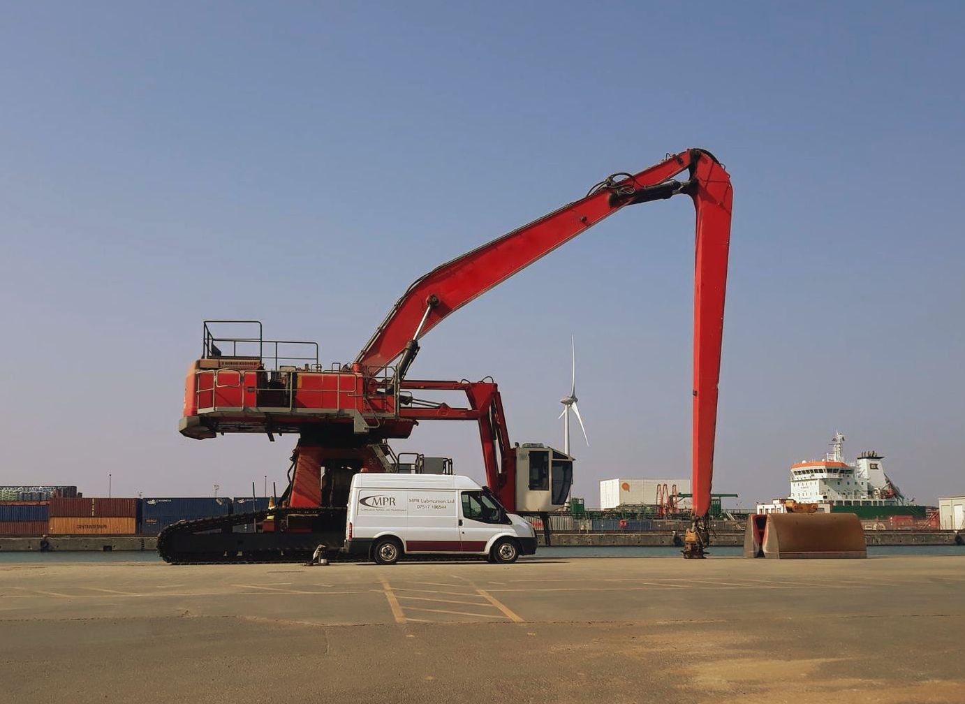 ford transit mk2 l2h2 with lights from la lightbars, airhorns, signwriting, MPR, in docks with big machine