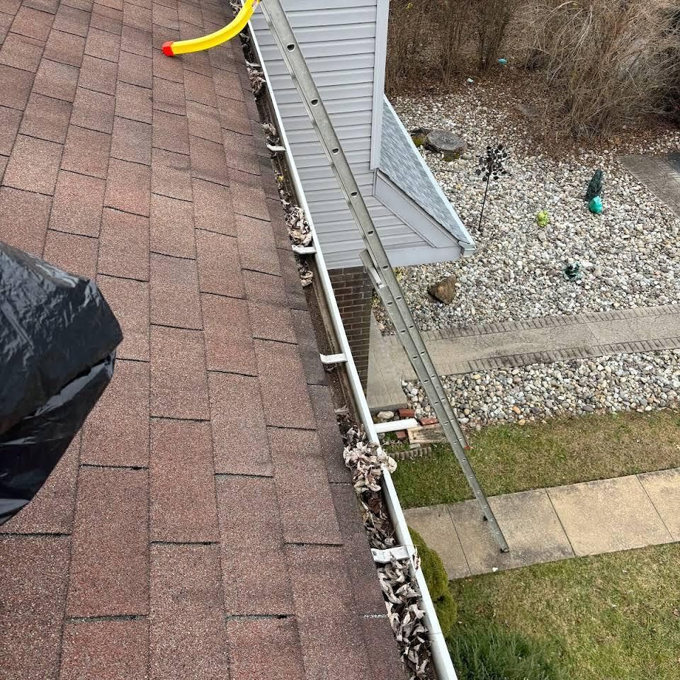 Dirty Gutter — Wilmington, DE — Jennings Home Rejuvenation