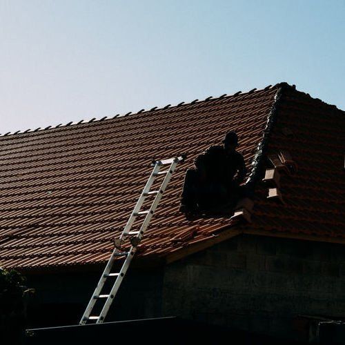 roof-inspection-on-roof-Phoenix-AZ
