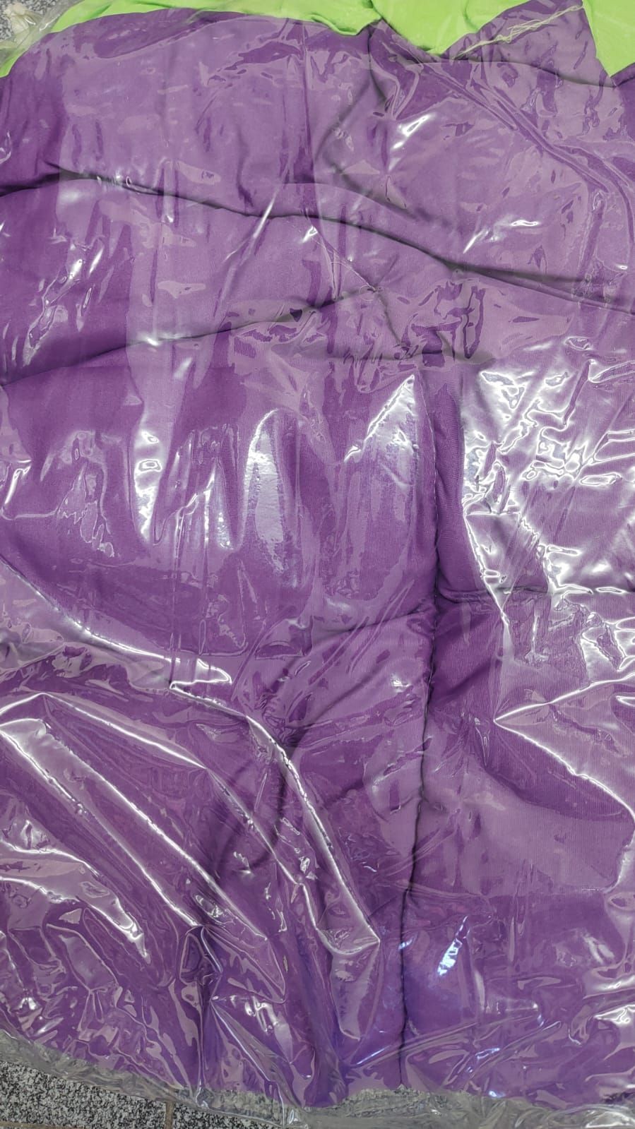 Un juego de edredón empaquetado