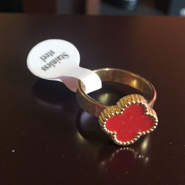 Anillo Acero Dorado Trébol AAR103