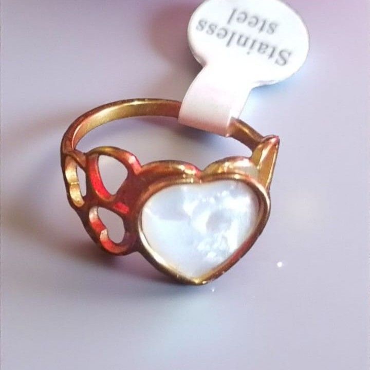 Anillo Acero Dorado Corazon Blanco OAN104