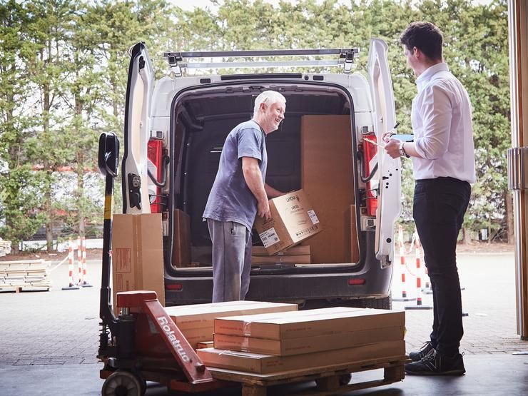 New Furniture and Large boxes on demand Delivery in Toronto, ON