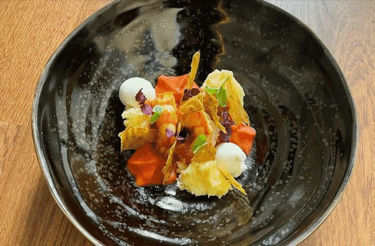 antipasto di pesce con verdura e gelato