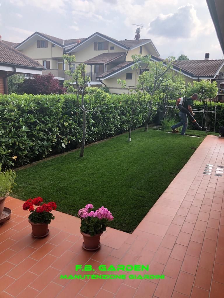 IMPIANTI DI IRRIGAZIONE E POSA TAPPETO A ROTOLI