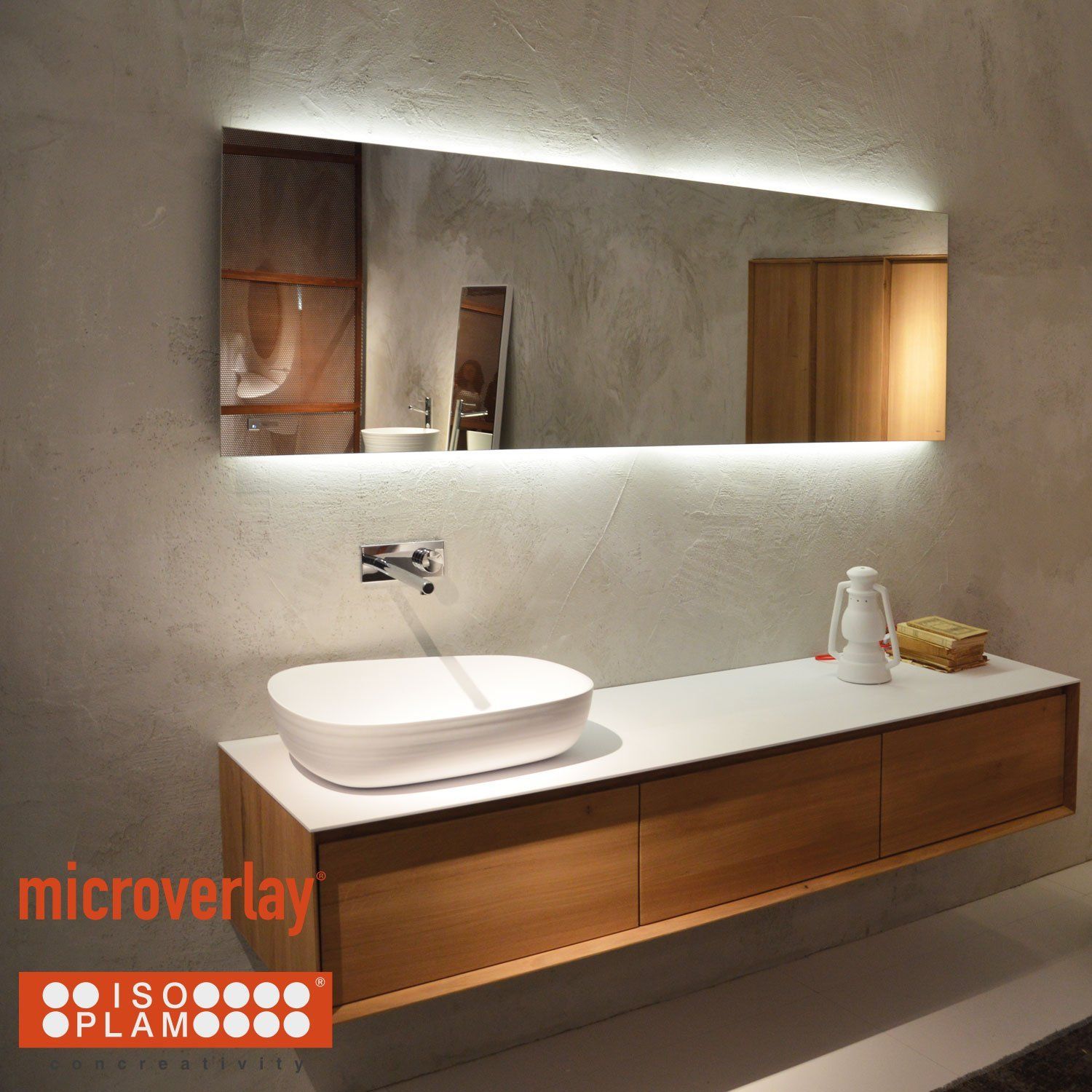 rivestimento parete del bagno in microcemento