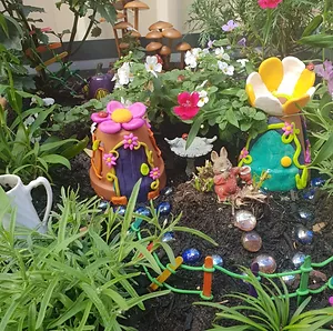 Le PiKassos on the Wall Fairy Village