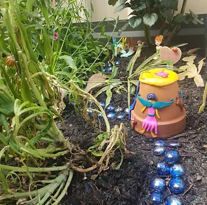 Le PiKassos on the Wall Fairy Village