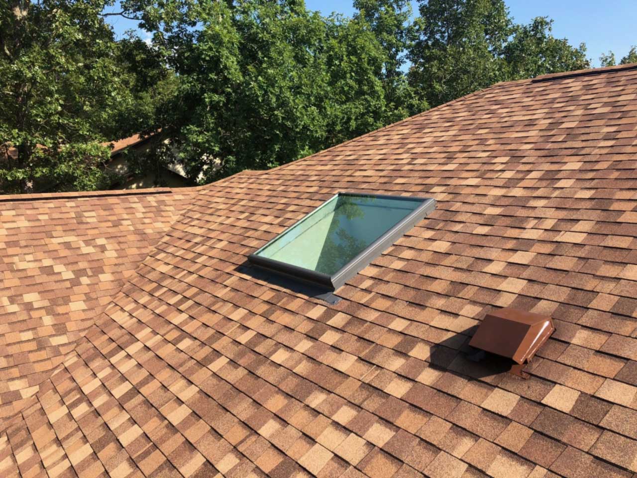 new-roof-with-sunlight-panel-installed-in-hot-springs