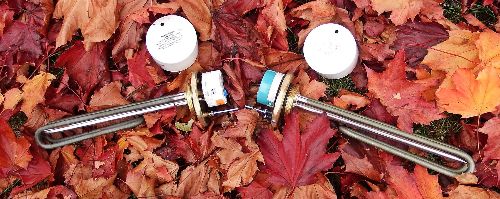 Testing a plug in Cotherm TSR immersion rod thermostat and a plug in Cotherm TSE immersion rod thermostat. Cap off.