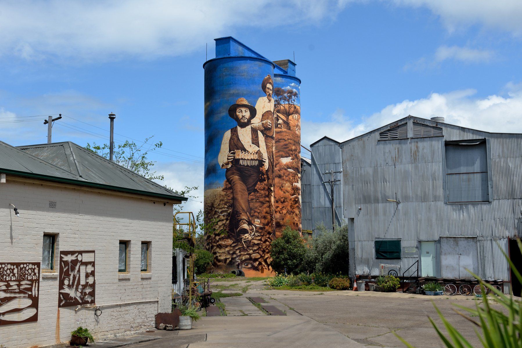 Murrumburrah Silo Art