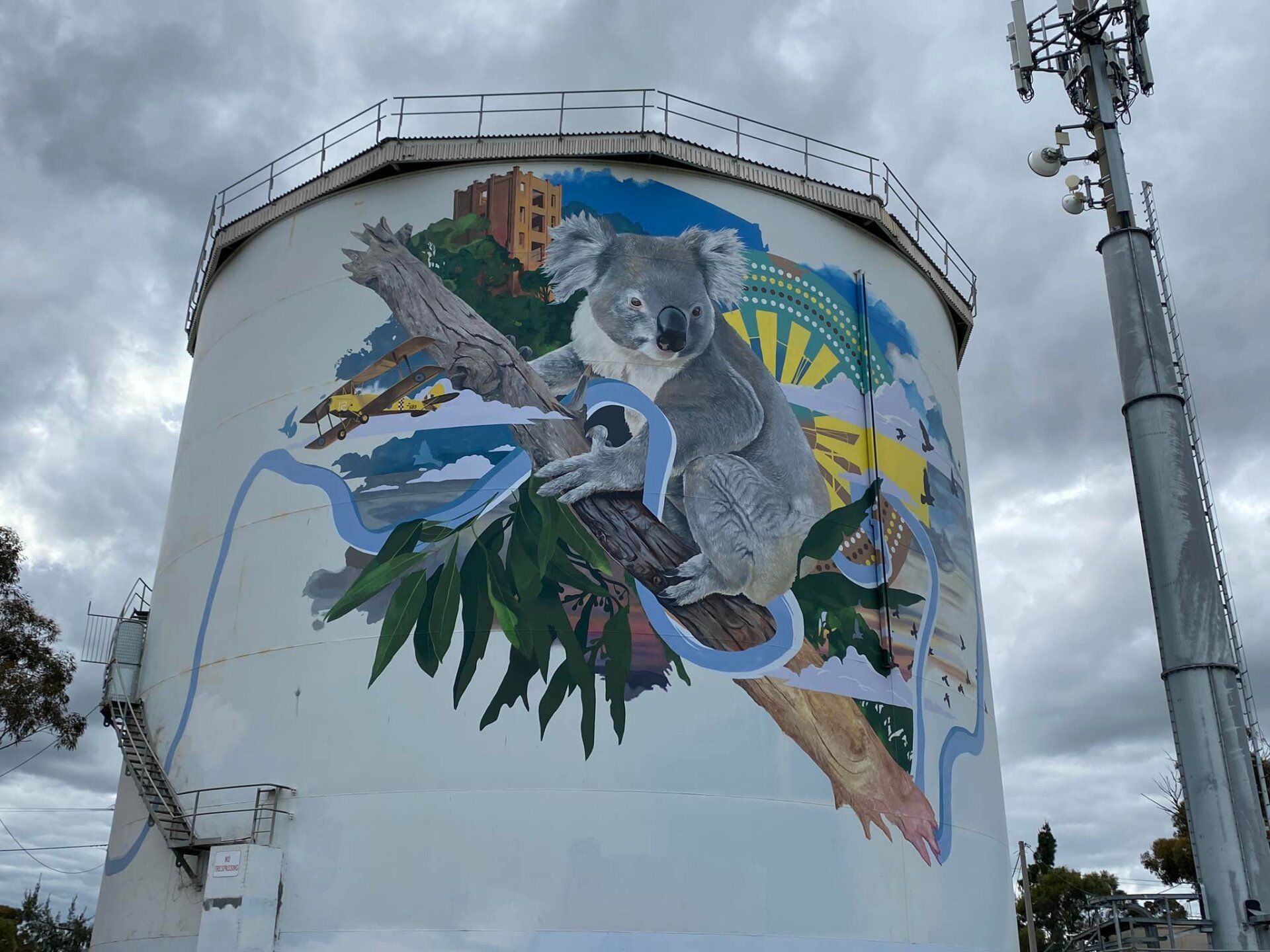 Australian Silo Art Trail, Silo Art, Water Tower Art, Apparition Media, Narrandera