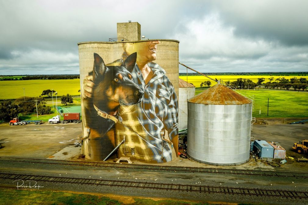 Nullawil silo art