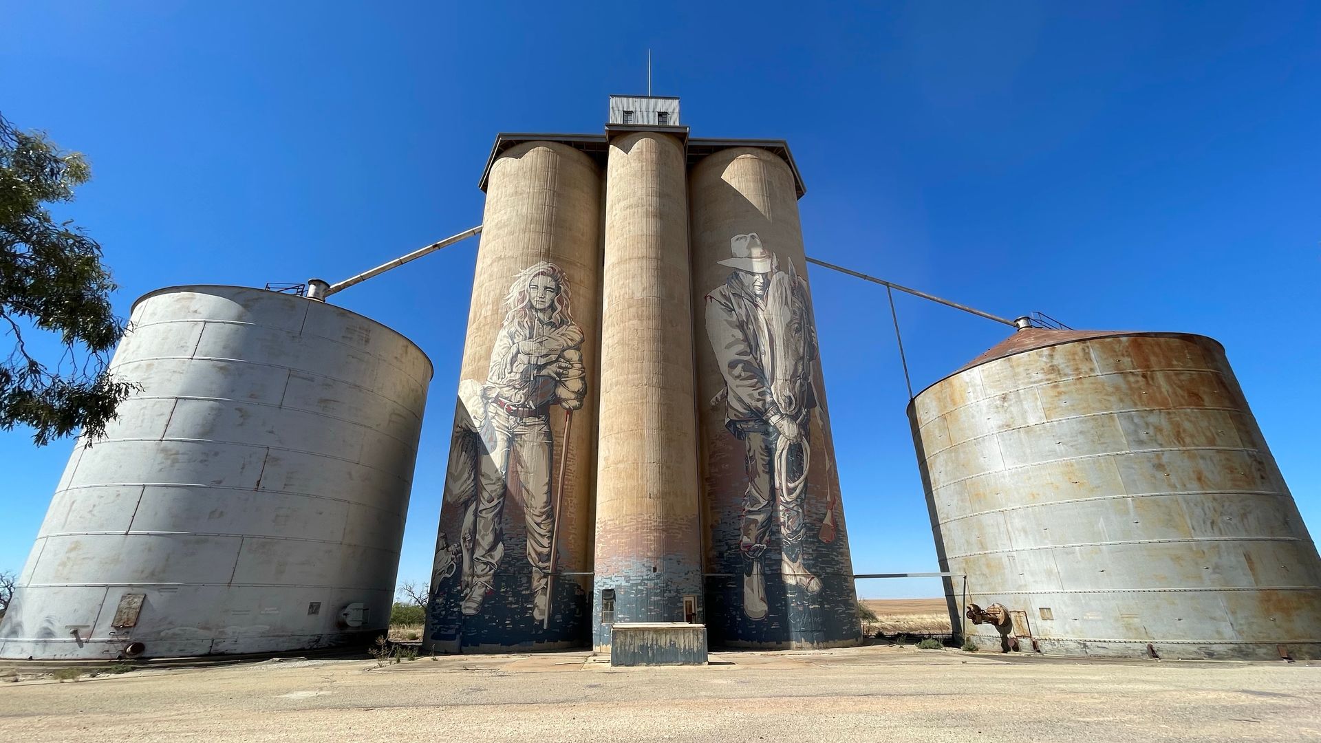 Rosebery silo art