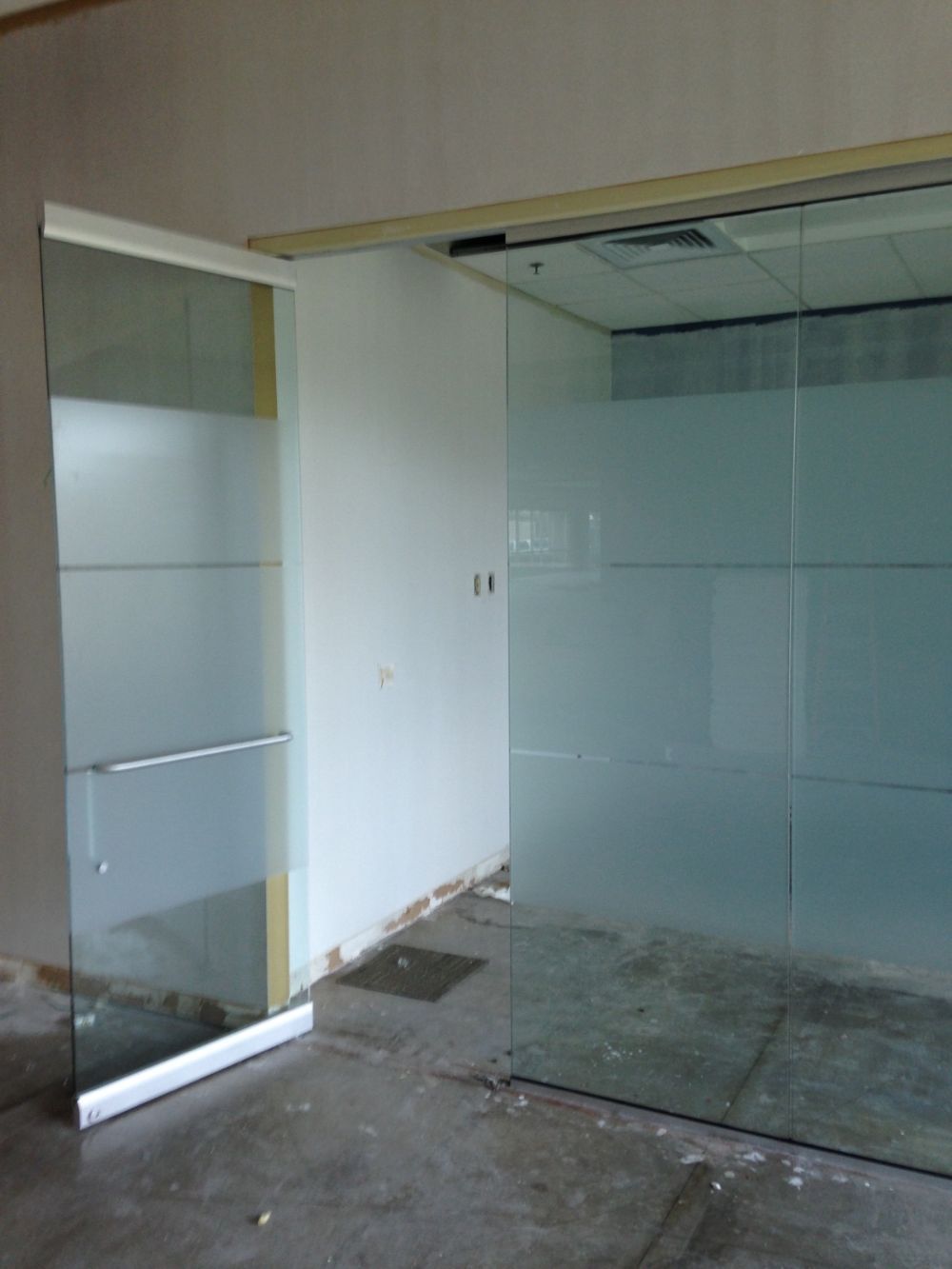 Custom Glass & Mirror