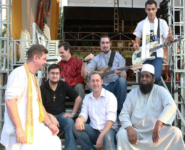 Movimento Hare Krishna, com Mahesh, Sacerdote Brâhmana 