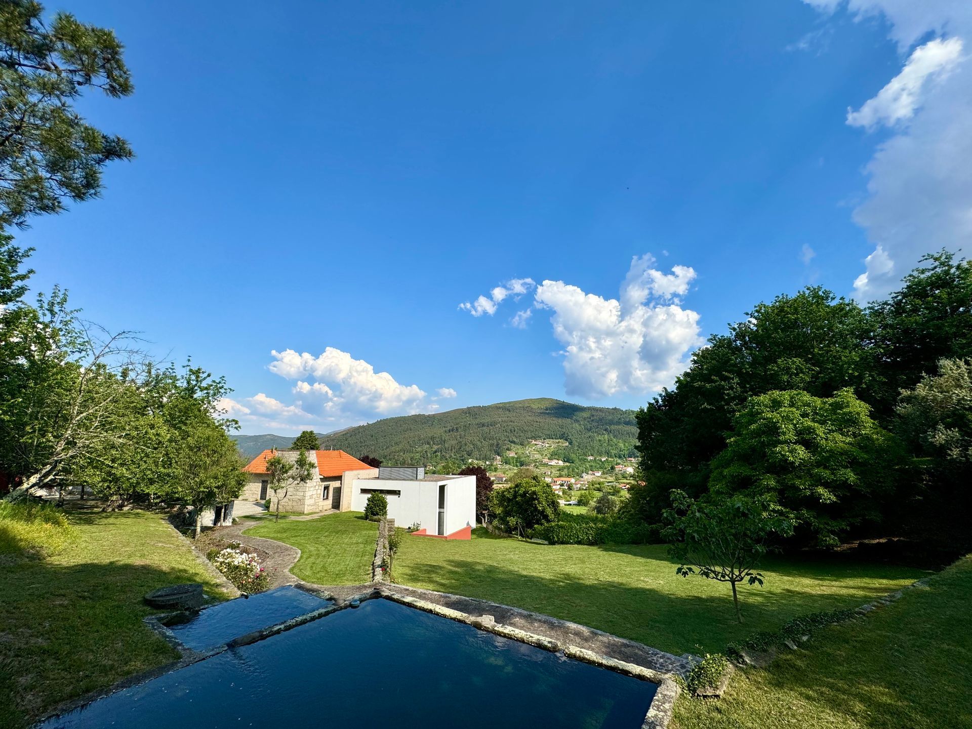 Backyard of the property with a panoramic mountain view