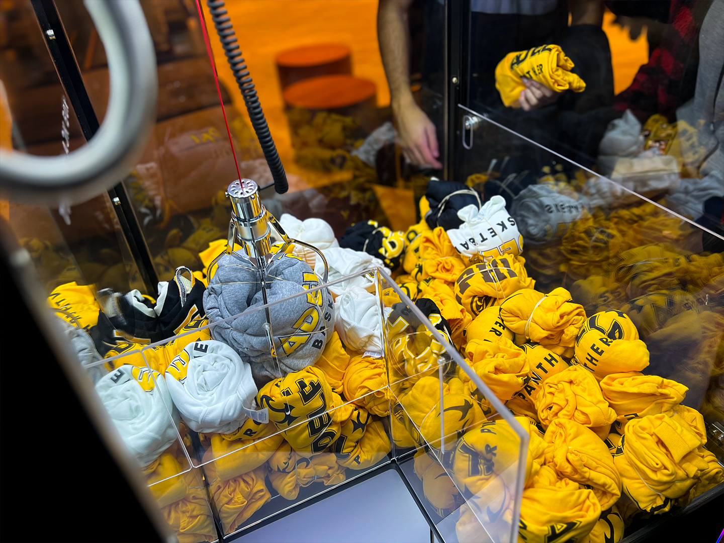 T Shirt Claw Machine