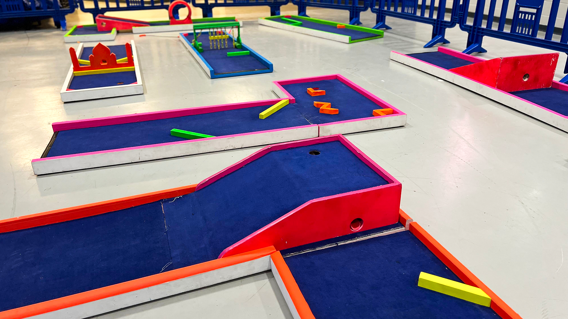 mini golf event rental