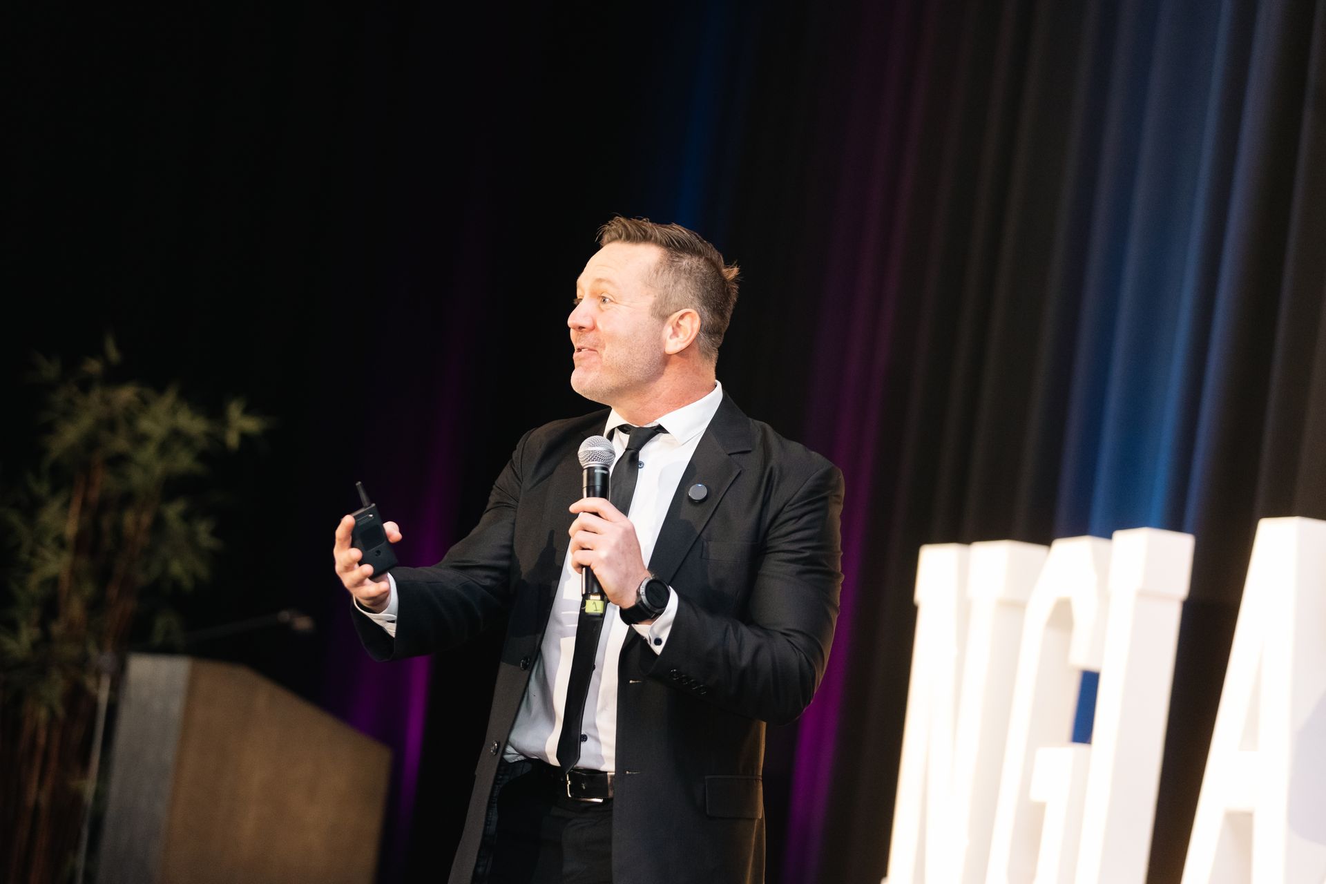 av production services