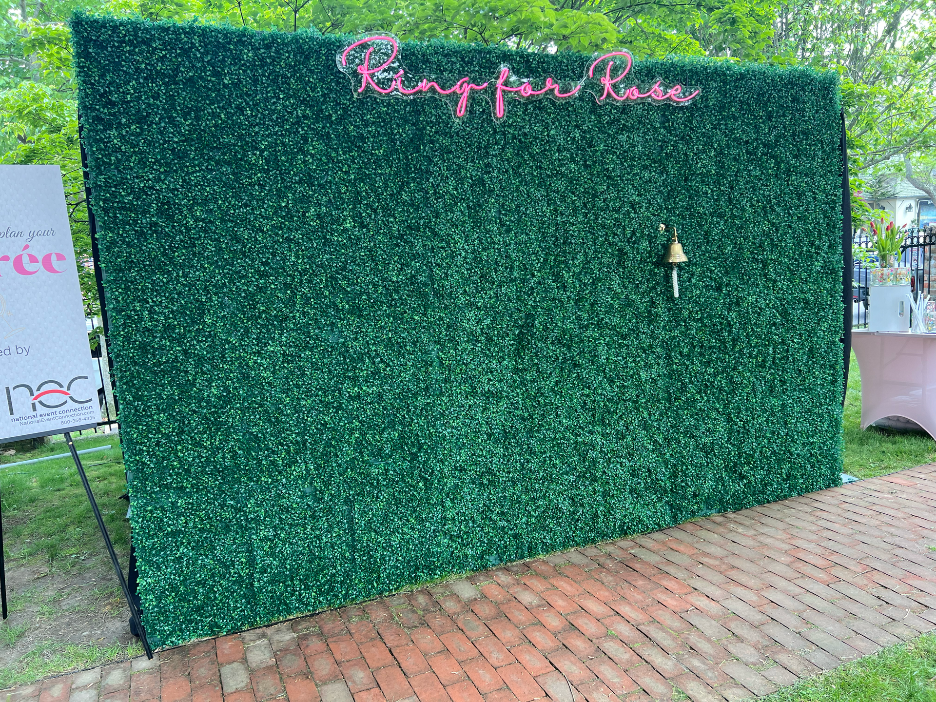 custom rose hedge wall