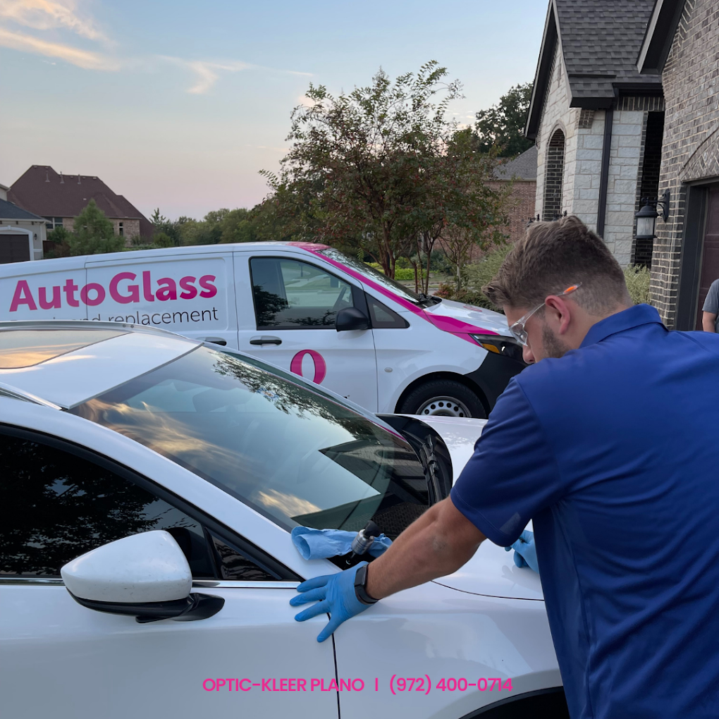 Mobile auto glass & windshield replacement in Plano, TX Mobile auto glass & windshield replacement in Plano, TX
