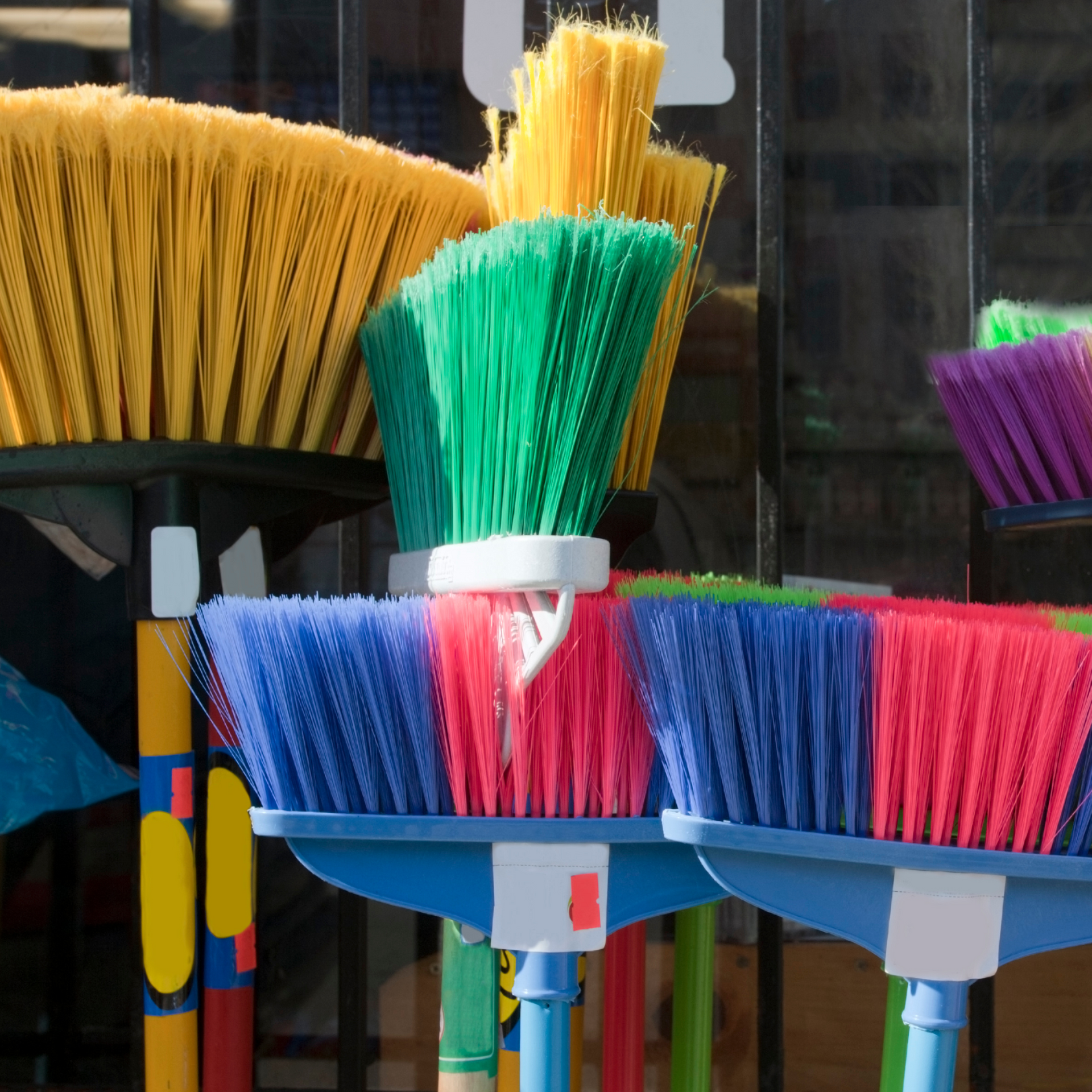 Vassouras coloridas